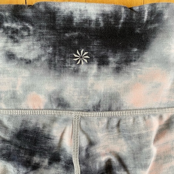 Athleta Elation 7/8 Ice Tye Dye Tights - Picture 6 of 8